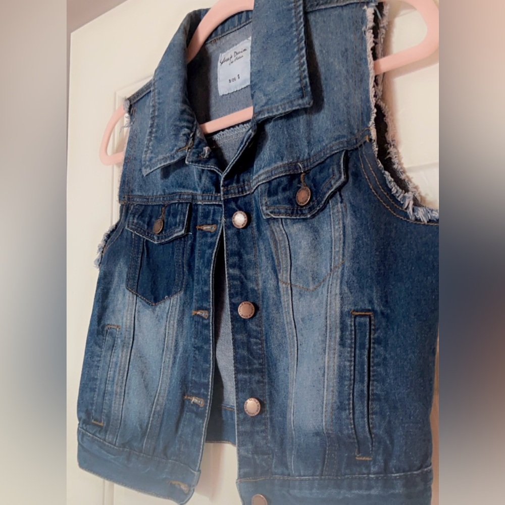 LIKE NEW | Salvage Denim | Women’s Denim Sleeveless Jean Jacket Small